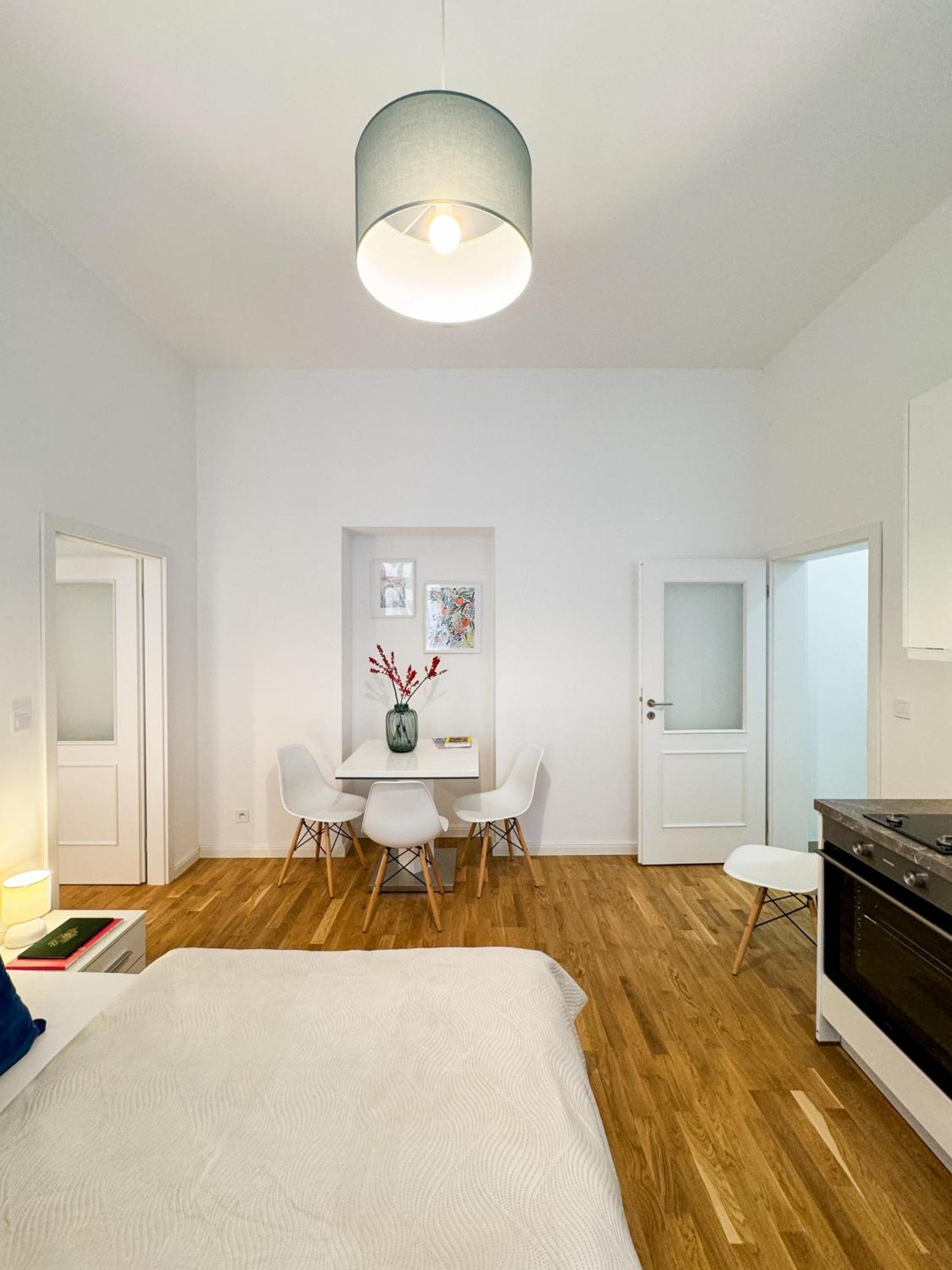 Turnkey I Wenceslas Square Apartments Praga Quarto foto